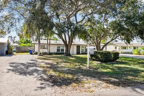 2446/2456 SW Hideaway Stuart FL 34994