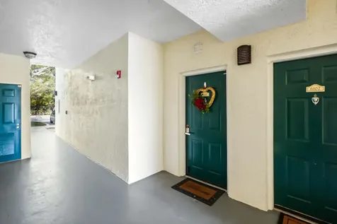 6101 Myrtlewood Circle Palm Beach Gardens FL 33418