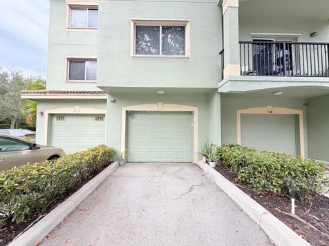 330 Crestwood Circle Royal Palm Beach FL 33411