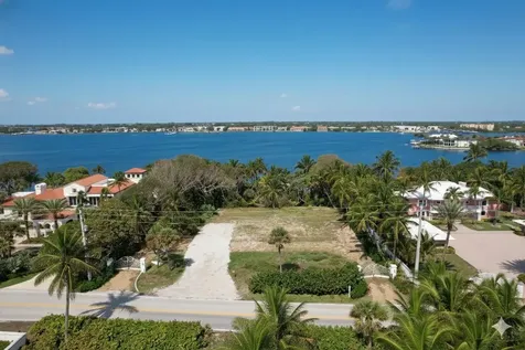 Manalapan FL 33462