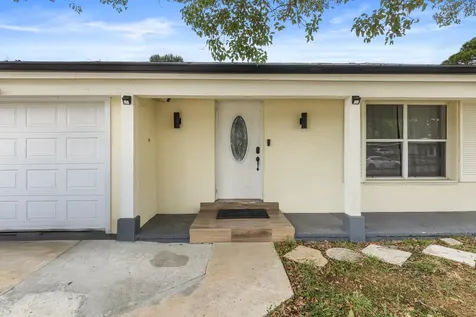 173 Se Placita Court Port Saint Lucie FL 34983