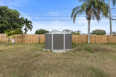 173 Se Placita Court Port Saint Lucie FL 34983