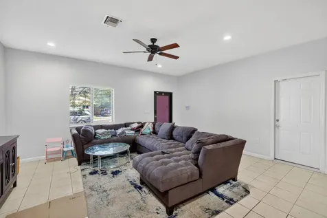 205 Nw 27th Terrace Fort Lauderdale FL 33311