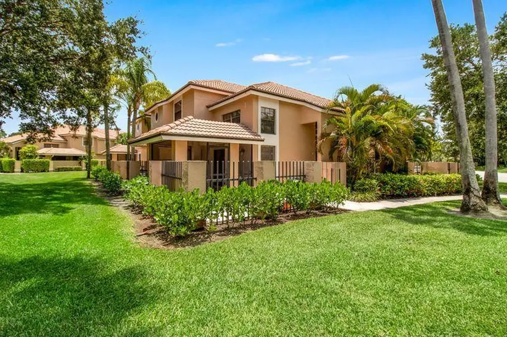 360 Prestwick Circle Palm Beach Gardens FL 33418