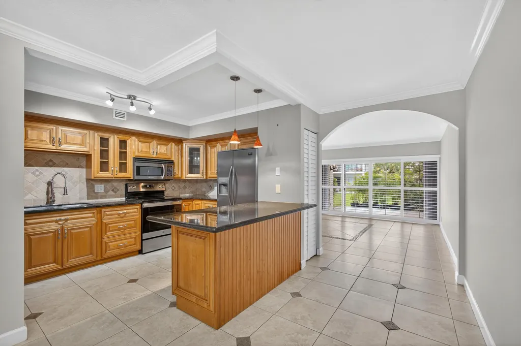 382 Golfview Road North Palm Beach FL 33408