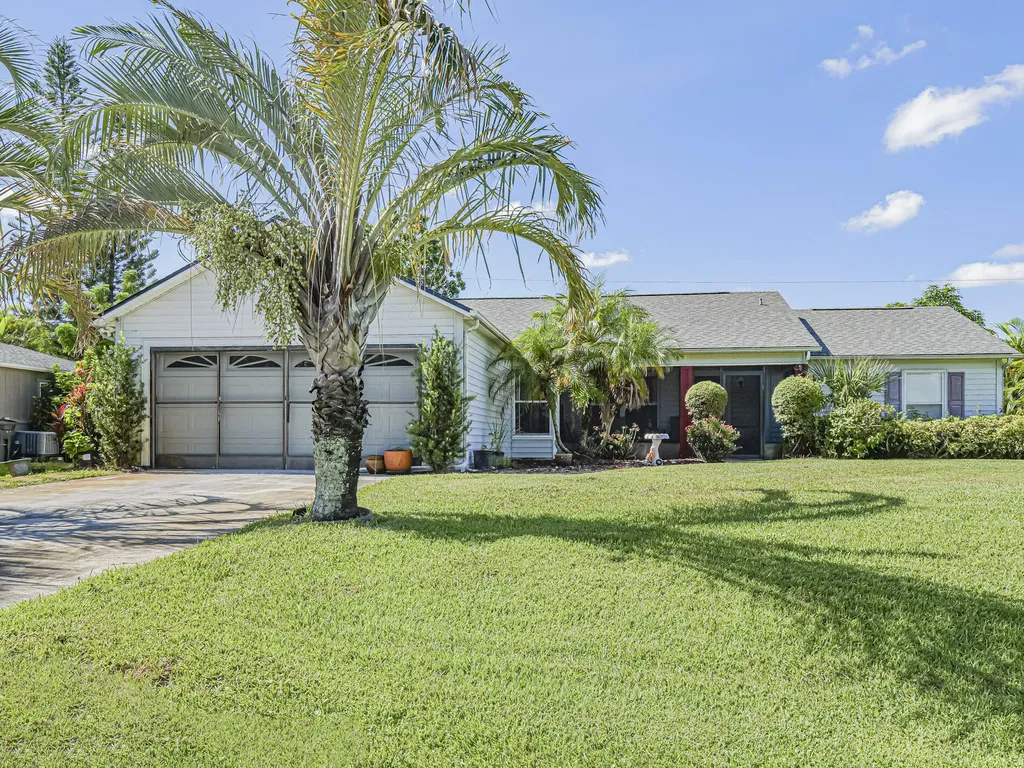 444 Sw Dolores Avenue Port Saint Lucie FL 34983