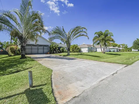 444 Sw Dolores Avenue Port Saint Lucie FL 34983