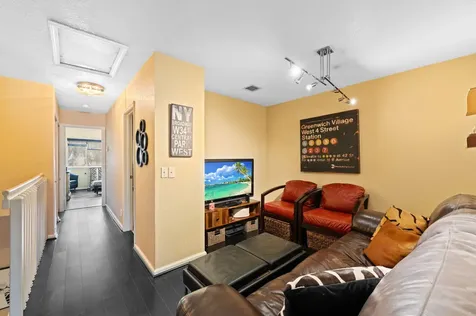 5628 Nw 99th Lane Coral Springs FL 33076