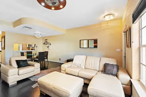 5628 Nw 99th Lane Coral Springs FL 33076