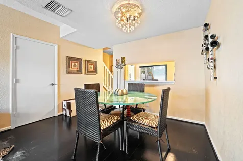 5628 Nw 99th Lane Coral Springs FL 33076