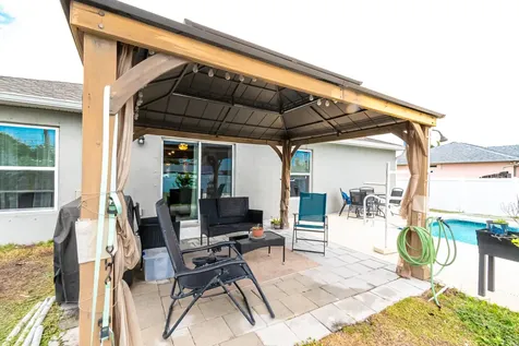 684 Se Crescent Avenue Port Saint Lucie FL 34984