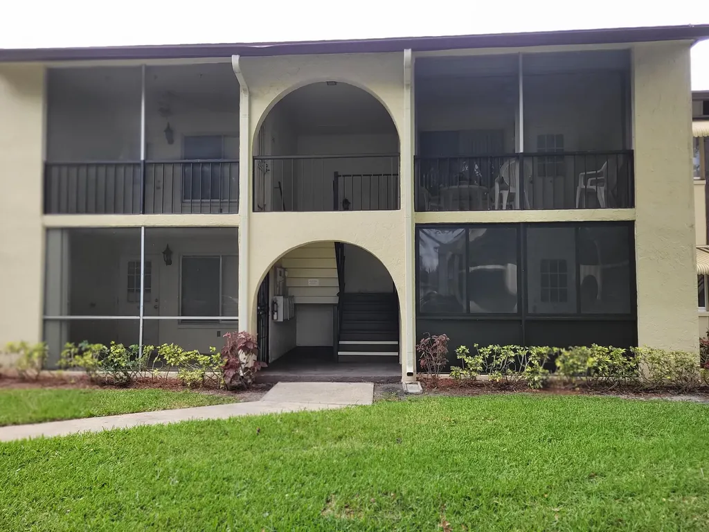 5993 La Pinata Boulevard Greenacres FL 33463