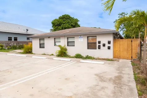 1009 9th Street West Palm Beach FL 33401
