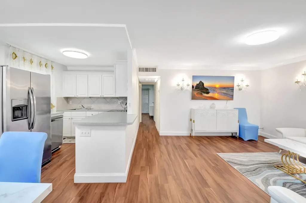 704 Saxony O Delray Beach FL 33446