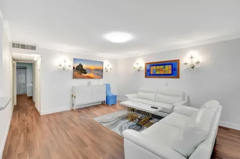 704 Saxony O Delray Beach FL 33446