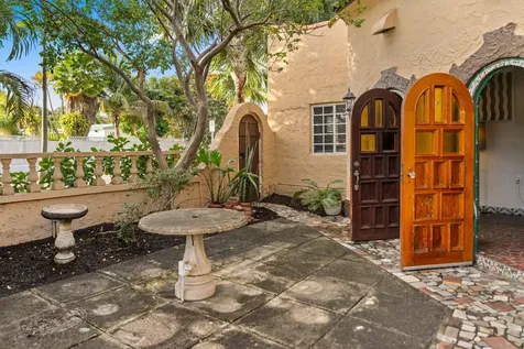 735 Colonial Road West Palm Beach FL 33405