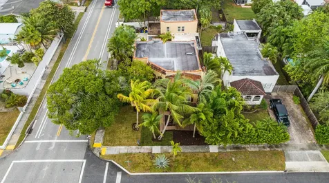 735 Colonial Road West Palm Beach FL 33405