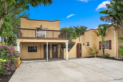 735 Colonial Road West Palm Beach FL 33405