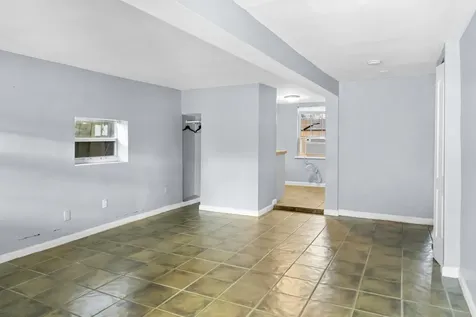 735 Colonial Road West Palm Beach FL 33405
