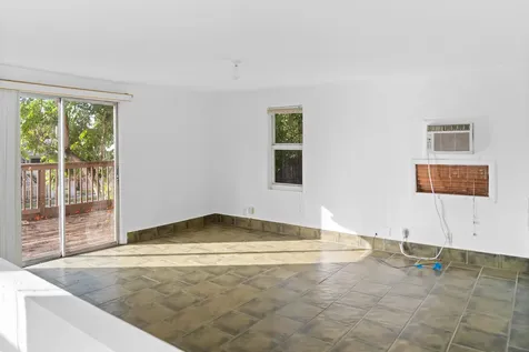 735 Colonial Road West Palm Beach FL 33405
