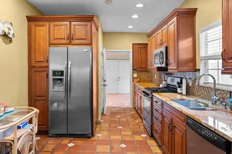 735 Colonial Road West Palm Beach FL 33405