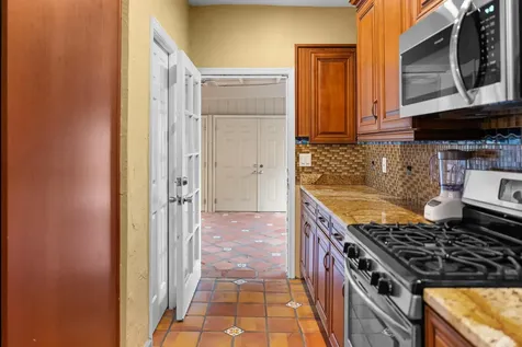 735 Colonial Road West Palm Beach FL 33405