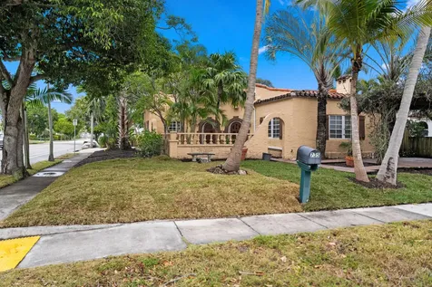 735 Colonial Road West Palm Beach FL 33405