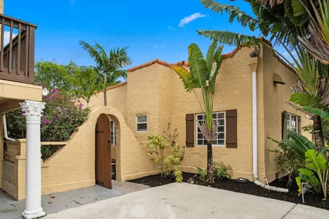 735 Colonial Road West Palm Beach FL 33405
