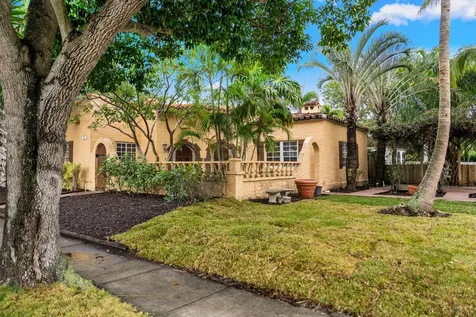 735 Colonial Road West Palm Beach FL 33405