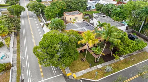 735 Colonial Road West Palm Beach FL 33405