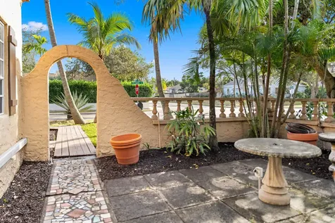 735 Colonial Road West Palm Beach FL 33405