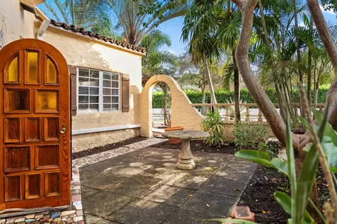 735 Colonial Road West Palm Beach FL 33405