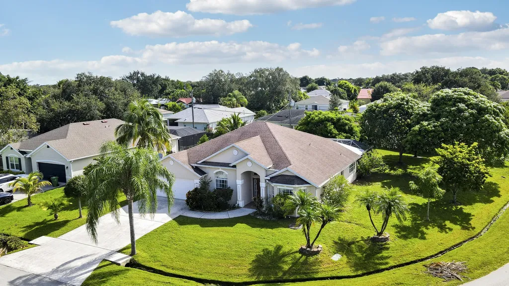 2085 Sw Aladdin Street Port Saint Lucie FL 34953