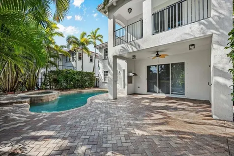 1062 Vintner Boulevard Palm Beach Gardens FL 33410