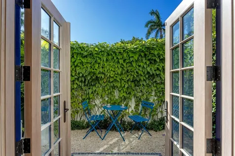 238 Phipps Palm Beach FL 33480