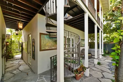 137 S Oak Street Lantana FL 33462
