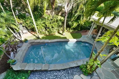 137 S Oak Street Lantana FL 33462