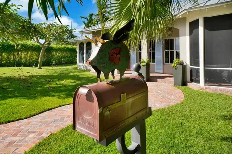 137 S Oak Street Lantana FL 33462