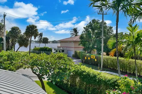 137 S Oak Street Lantana FL 33462