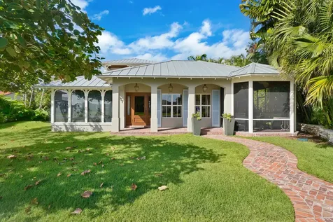 137 S Oak Street Lantana FL 33462