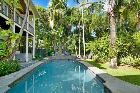 137 S Oak Street Lantana FL 33462