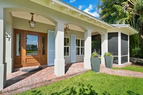 137 S Oak Street Lantana FL 33462