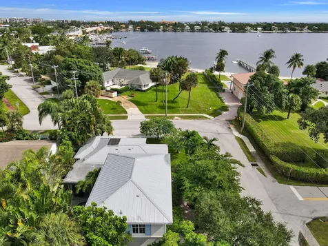 137 S Oak Street Lantana FL 33462