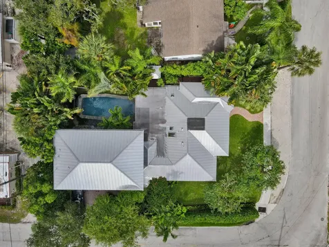 137 S Oak Street Lantana FL 33462