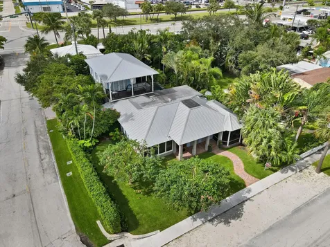 137 S Oak Street Lantana FL 33462