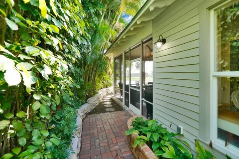 137 S Oak Street Lantana FL 33462