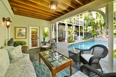137 S Oak Street Lantana FL 33462