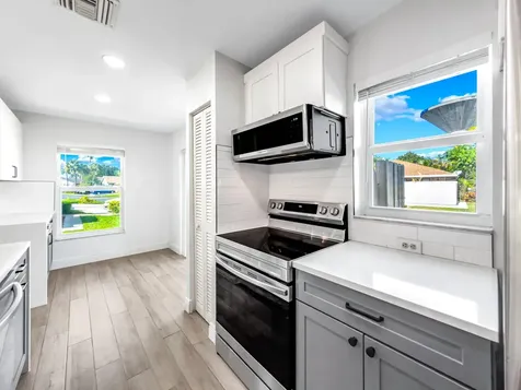 226 Se 1st Circle Boynton Beach FL 33435