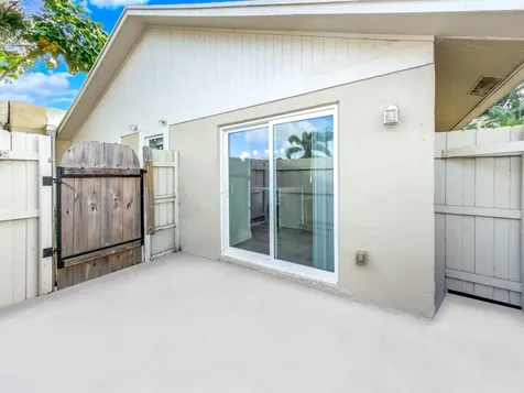 226 Se 1st Circle Boynton Beach FL 33435