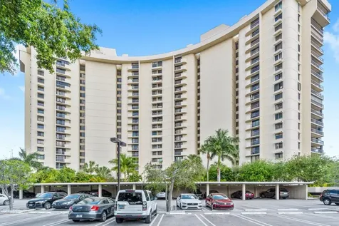 2450 Presidential Way West Palm Beach FL 33401